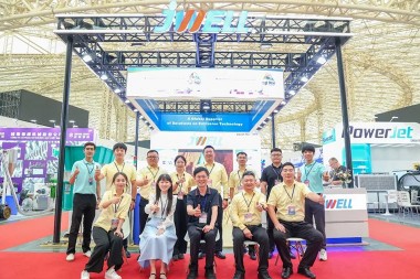 Officiële opening: JWELL Machinery neemt deel aan de Hanoi Rubber Plastics Fair en draagt ​​bij aan de ontwikkeling van een slimme lokale productieomgeving in Vietnam.